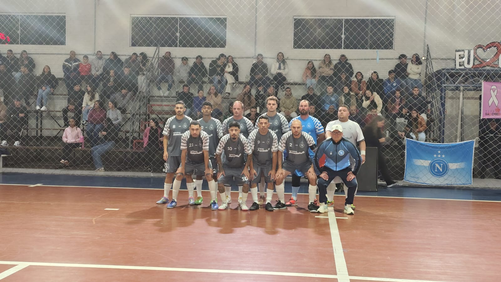 napoli (b) leva o troféu da copa verão 2026